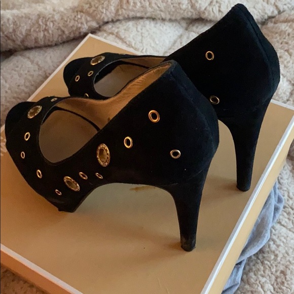 Heels - Picture 2 of 4